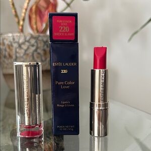 Estée Lauder Shock & Awe 220 - Discontinued